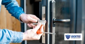 Wer zahlt den Schlüsselnotdienst in Hannover für Türöffnungen und Schlosswechsel?